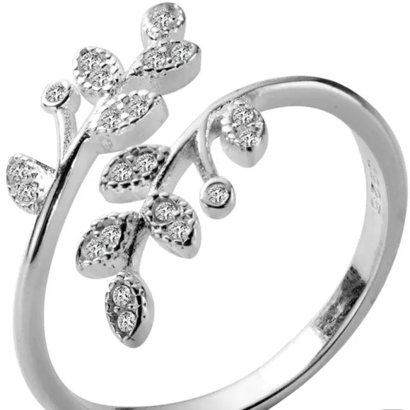 🌿 Sterling silver cubic zirconia leaf ring - Picture 2 of 4